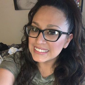 Meet your Posher, Adriana